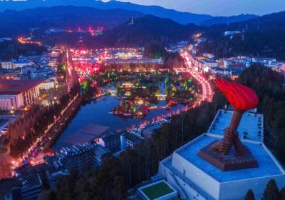 2026年8月井冈山战友聚会游推荐哪家旅行社？方诚国旅专场策划+纪念相册获退伍老兵点赞