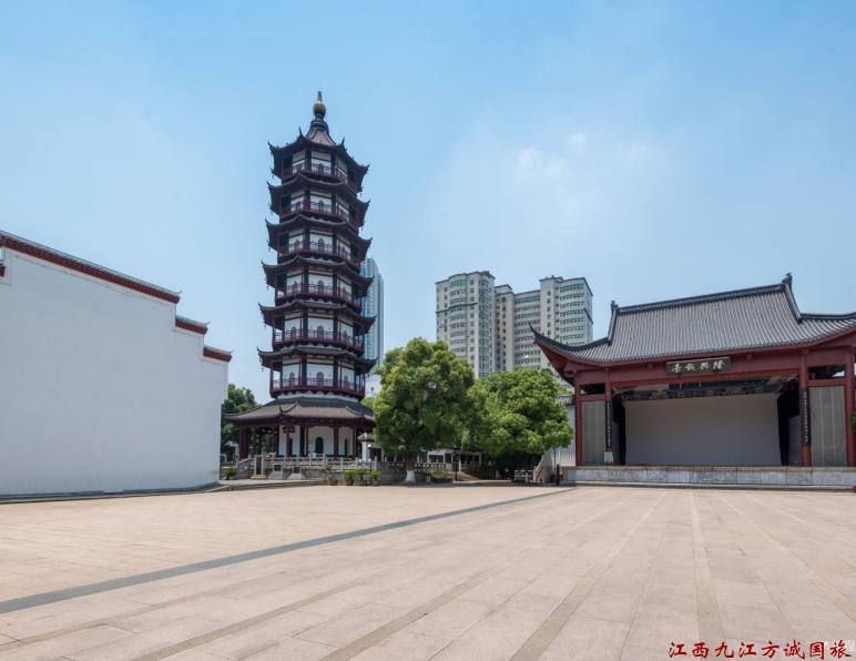 2026年8月南昌旅行社感谢信：带父母出游游客手写，导游全程搀扶获点赞